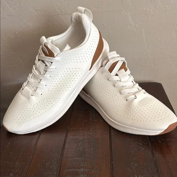 Steve Madden White Perforated Sneakers with Tan Accents Men’s Size 8 NWOT - Picture 8 of 8